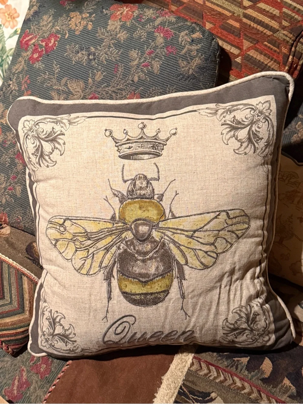 Hofdeco French Country Queen Bee Throw Pillow 18x18 Vintage Cotton Linen Cushion